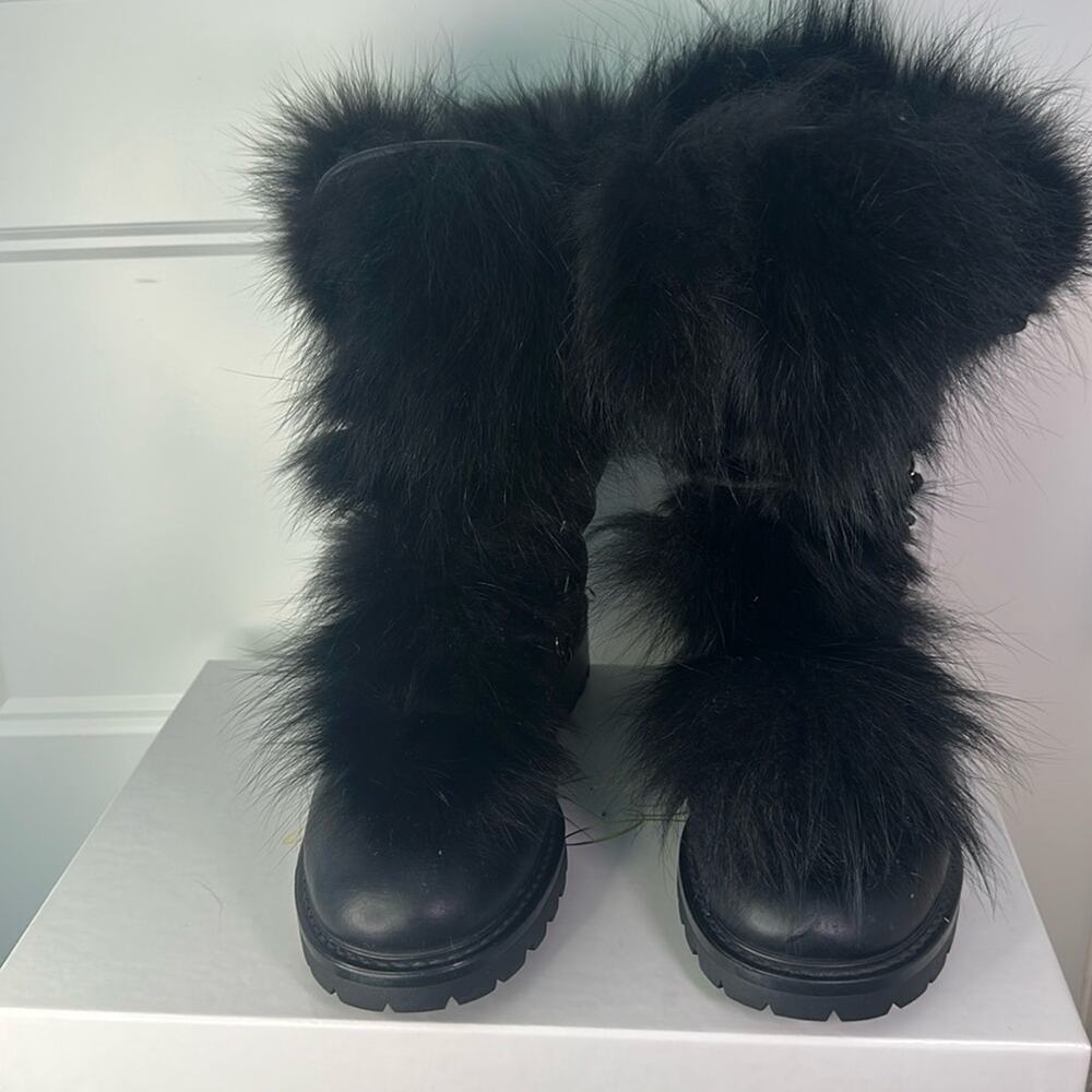 Barney’s New York M6 Fox Fur Trimmed Boots size 38 black shoes lace up